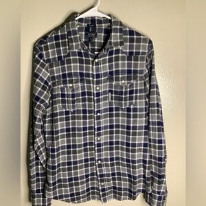Armani Jeans Flannel men’s small shirt 
Snap buttons with 2 front pockets .